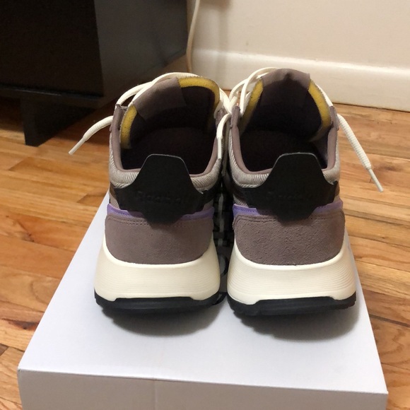 Reebok sneakers - Picture 3 of 5